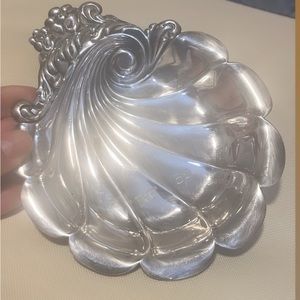 Eloquence by Lunt 1953 Butter Pat Shell